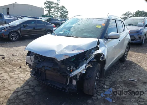 2018 Nissan Kicks Sv z USA, uszkodzony, nr VIN 3N1CP5CU0JL536944